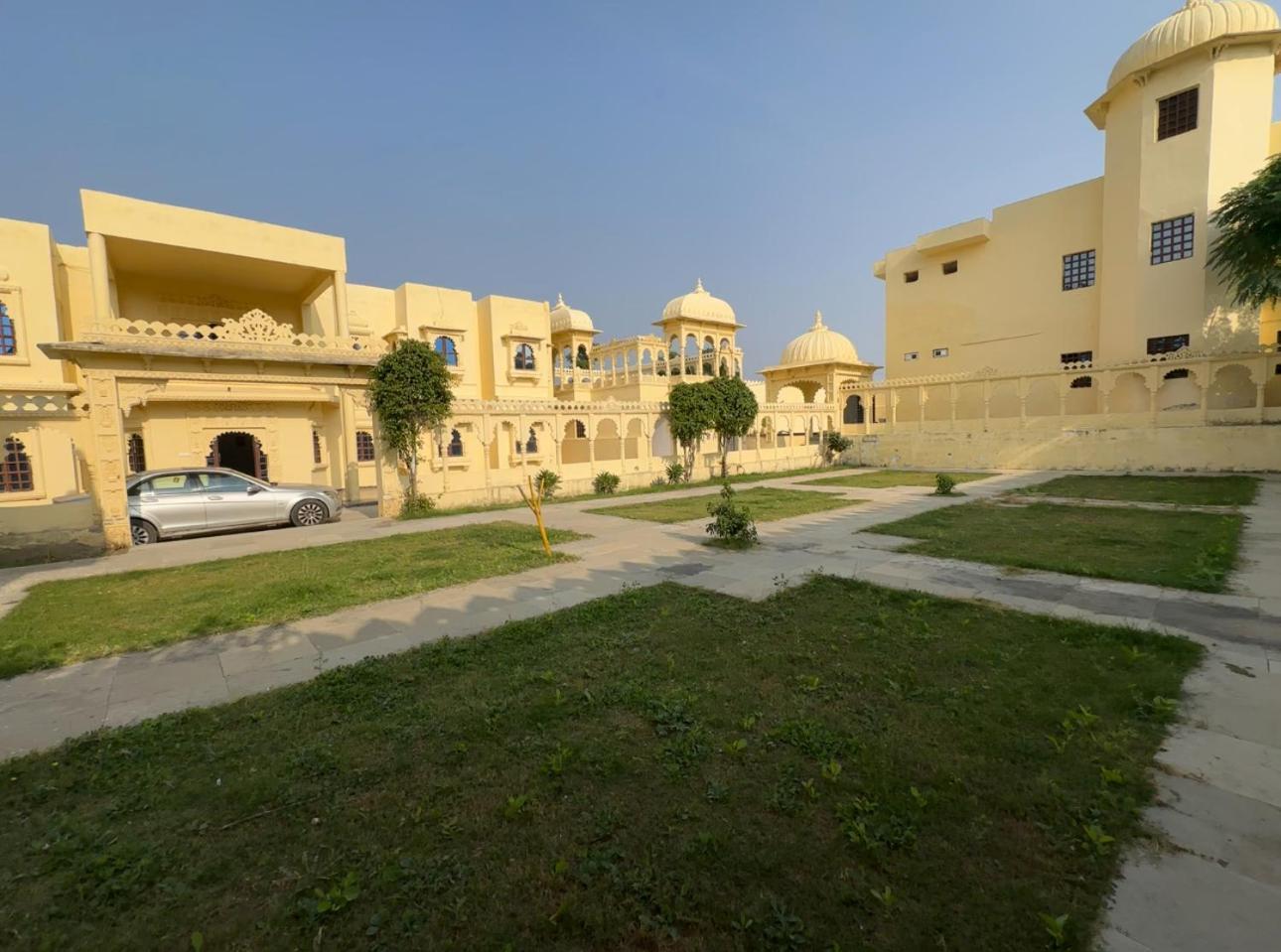 The Burj Resort Luxurious Stay Udaipur Eksteriør billede